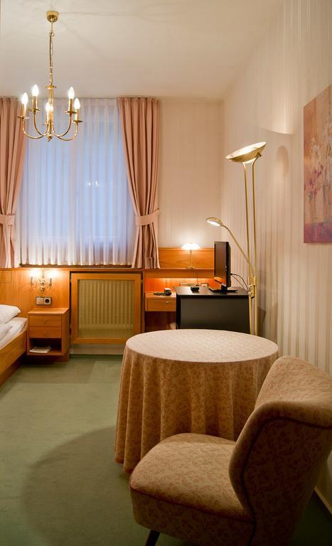 Zum Kranz Garni Hotell Bad Rippoldsau Rom bilde
