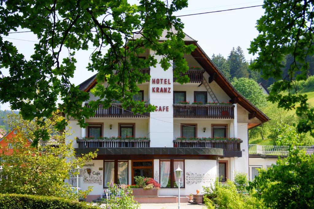 Zum Kranz Garni Hotell Bad Rippoldsau Eksteriør bilde